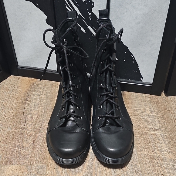 Munro Quilted Black Moto Boots - Picture 3 of 10